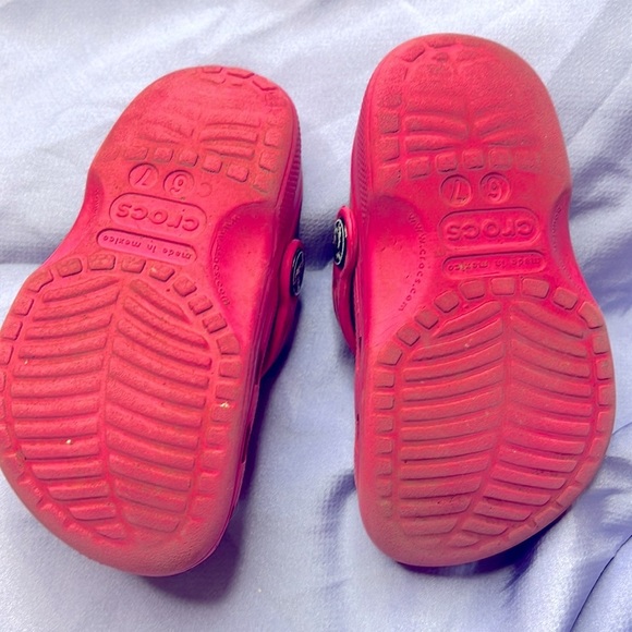 𝅺Pink Toddler Baby Crocs Size 6/7 - Picture 3 of 4